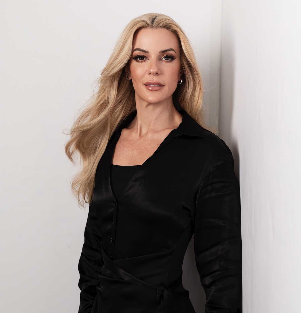Dr. Regina Rodman, deep plane facelift surgeon in Houston, USA