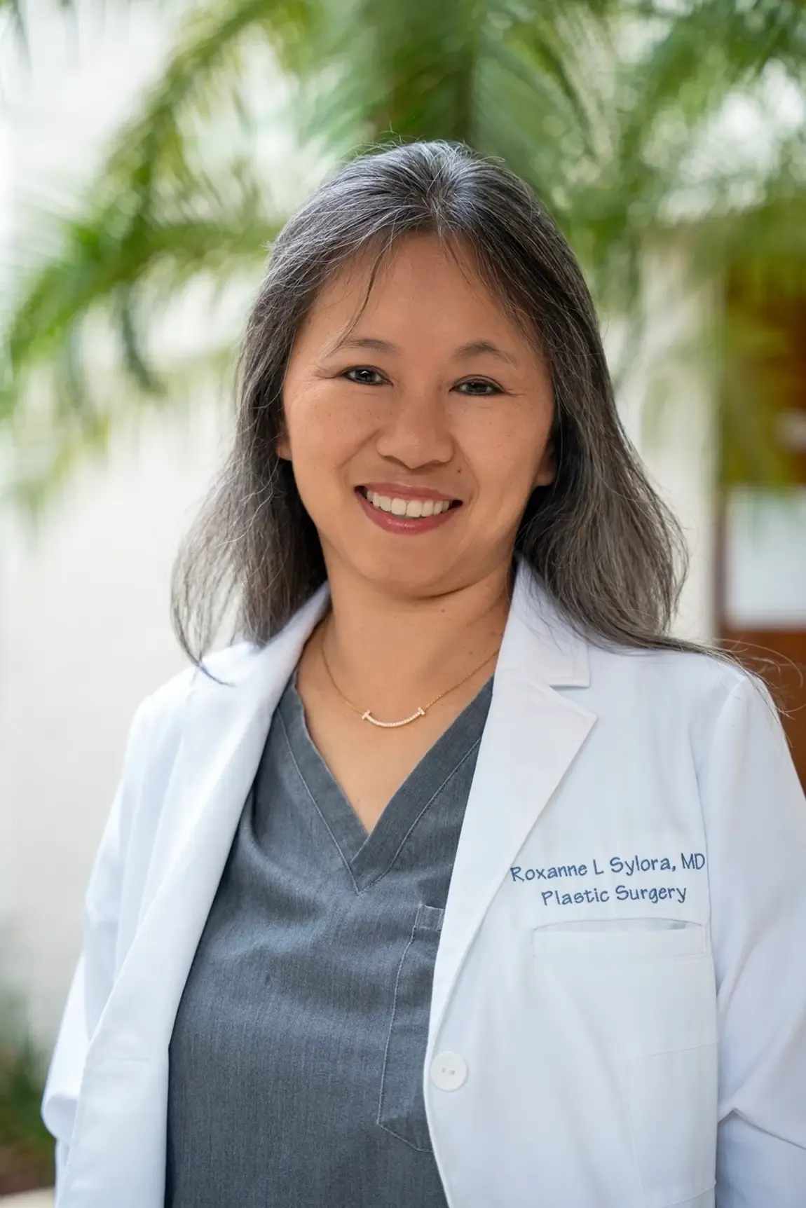 Roxanne Sylora, deep plane facelift surgeon in Detroit, USA