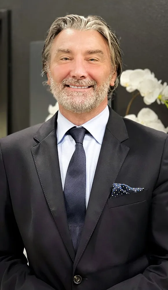 Vlad Milovic, deep plane facelift surgeon in Melbourne, Australia