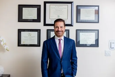 Dr. Vahan Abramian