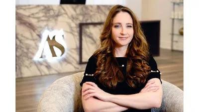 Dr. Angela Sturm