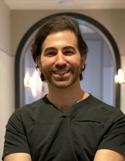 Dr. Zachary Farhood